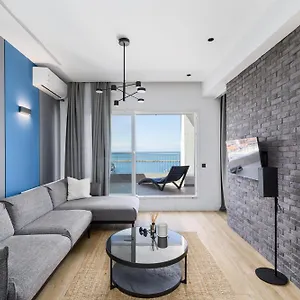 Apartment Oddity Seafront Penthouse Griechenland